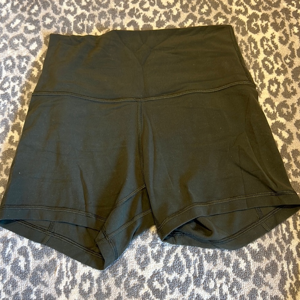 Luluemon align high rise short 4”